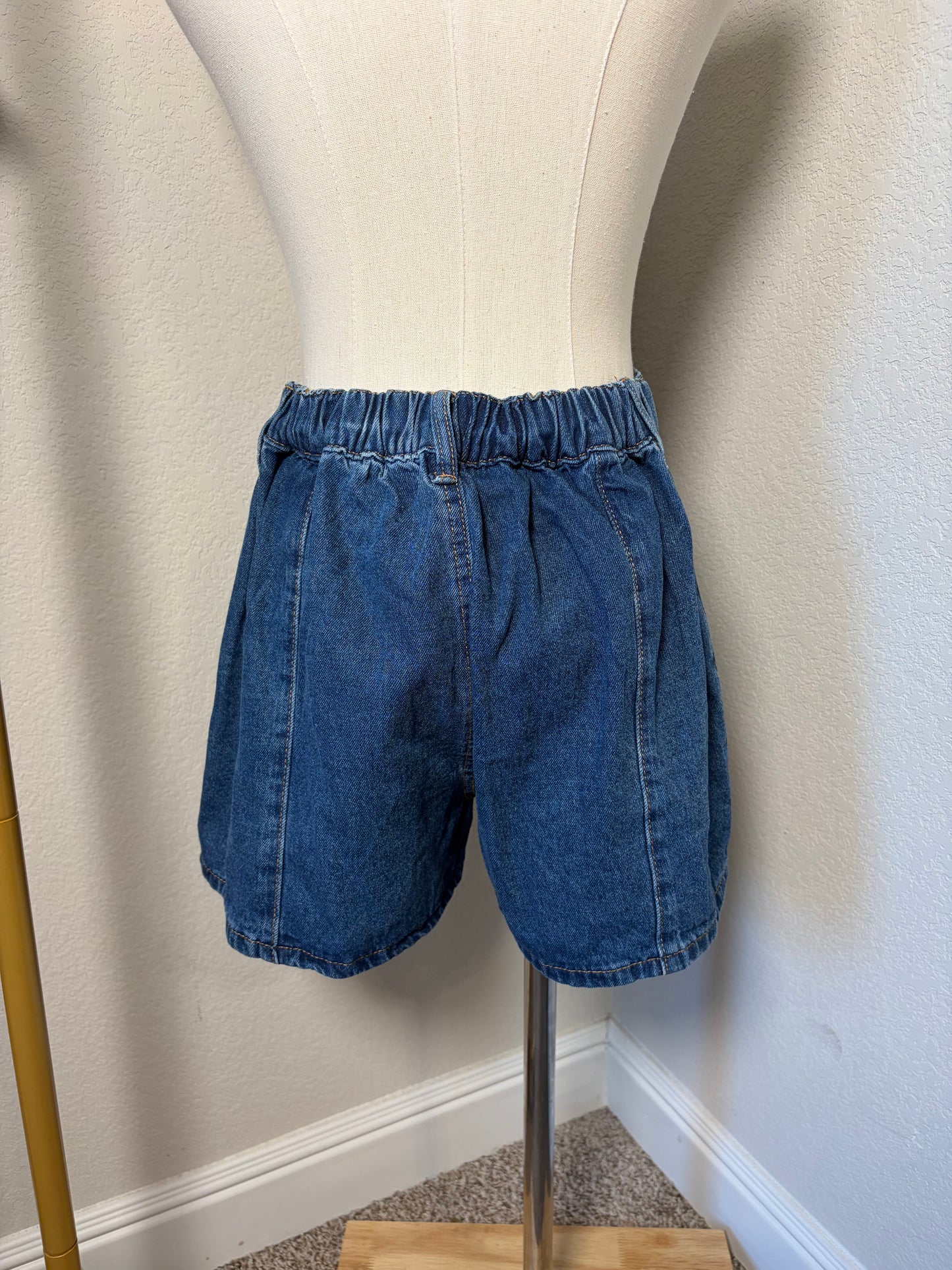 Pleated Elastic Cinch Waist Shorts